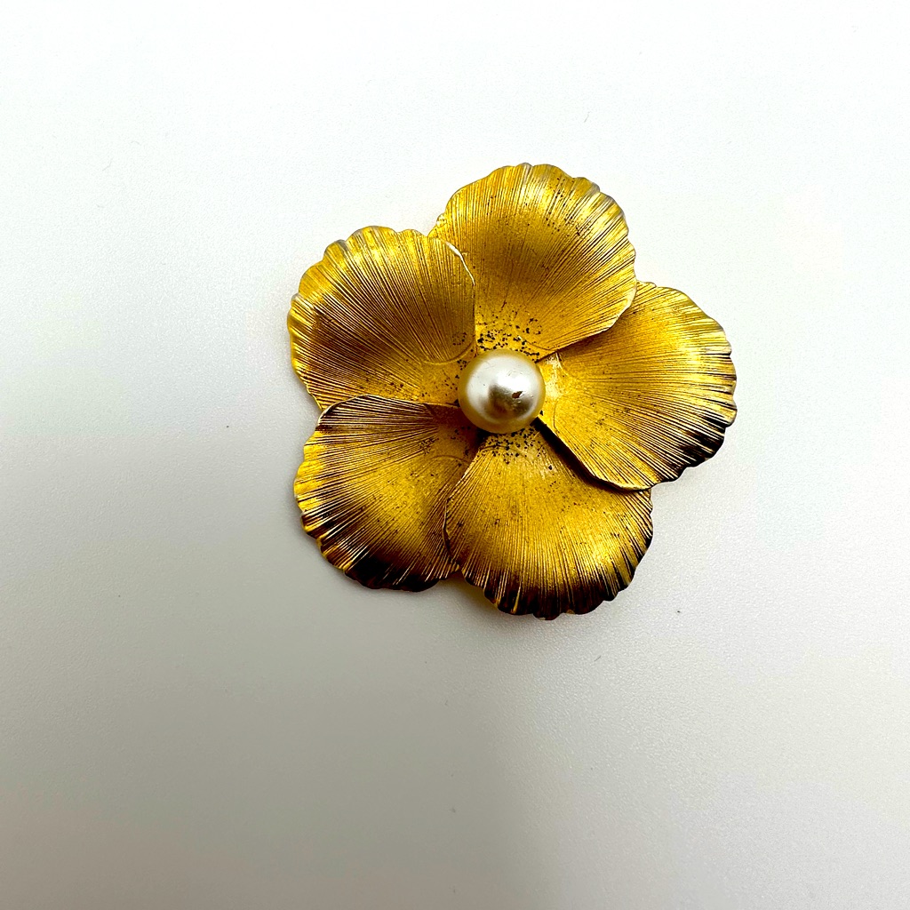 Vintage Signed Giovanni Flower With Faux Pearl Pin Brooch